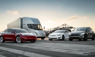 'Bong bóng' cổ phiếu Tesla được bơm thổi quá đà?