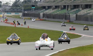 Sinh viên Việt Nam sang Anh thi chế tạo xe tiết kiệm nhiên liệu