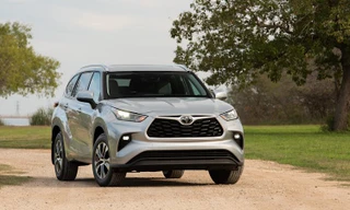 Triệu hồi Toyota Highlander 2020 gặp lỗi có thể chết máy đột ngột