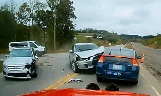 Cố rẽ trái, Mitsubishi Outlander Sport 'gây họa' cho xe ngược chiều