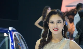 'Bóng hồng' khoe sắc tại triển lãm ôtô lớn nhất Việt Nam