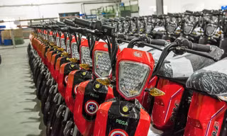 Pega tung chiến dịch gây sốc để khách hàng đổi lấy những chiếc xe điện của mình. Ảnh: Sơn Phạm