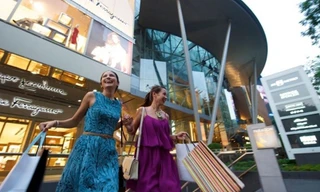 Người dân được phép mang bao nhiêu tiền khi du lịch nước ngoài?