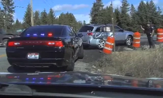 Ôtô lao vào hiện trường tai nạn bất chấp cảnh báo