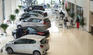 Tiếp tục đề xuất giảm 50% lệ phí trước bạ với ô tô sản xuất trong nước thêm 6 tháng.