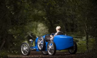 Hãng siêu xe Bugatti tung ra ôtô trẻ em với giá 771 triệu đồng