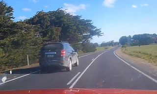 Pha vượt xe bình thường trở thành tai nạn 'khó đỡ'