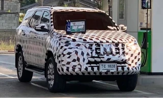 Toyota Fortuner mới lộ ảnh chạy thử tại Thái Lan