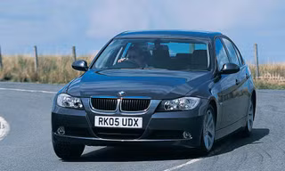 Triệu hồi hàng loạt xe sang BMW 3 Series tại Việt Nam