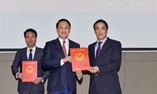 Thứ trưởng Trần Xuân Hà trao quyết định bổ nhiệm ông Mai Sơn làm Cục trưởng Cục Thuế Hà Nội