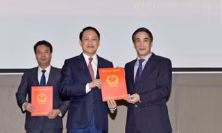 Thứ trưởng Trần Xuân Hà trao quyết định bổ nhiệm ông Mai Sơn làm Cục trưởng Cục Thuế Hà Nội