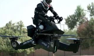 Xe bay Hoverbike không hề dễ điều khiển