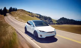Tesla là thương hiệu ô tô tăng giá trị nhanh nhất năm 2021