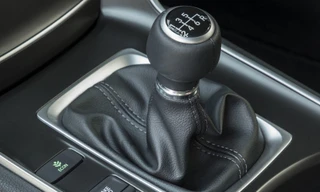 Phụ nữ lái xe và những con số bất ngờ tại Mỹ