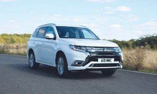 Mitsubishi Outlander mới sắp ra mắt ở châu Âu