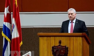 Ông Miguel Diaz-Canel, người vừa được bầu làm Bí thư thứ nhất Đảng Cộng sản Cuba (PCC), phát biểu tại phiên bế mạc Đại hội lần thứ VIII PCC, ở La Habana, ngày 19/4/2021. (Nguồn: AFP/TTXVN)