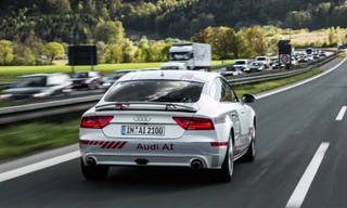 'Thiên đường tốc độ' Autobahn bị giới hạn tốc độ do nắng nóng