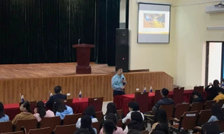 Honda Doanh Thu với hoạt động bảo đảm an toàn cho sinh viên Việt Nam