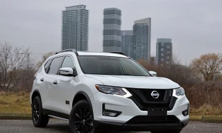 Top 5 mẫu ôtô bán chậm nhất tháng 4 tại Việt Nam