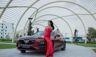 Người mẫu 9X dịu dàng bên VinFast Lux A2.0