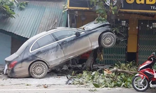 Tá hỏa loạt ôtô 'cam kết' không tai nạn rao bán trên thị trường