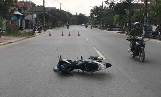 Chiếc xe máy tại hiện trường. Ảnh: Công an Đông Hà