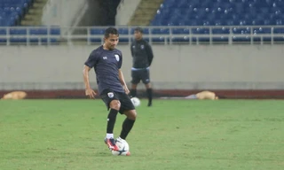 Thái Lan đội mưa 'luyện công' trước đại chiến với Việt Nam