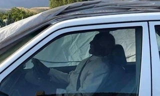 Chính trị gia Nam Phi được chôn cất cùng xe Mercedes