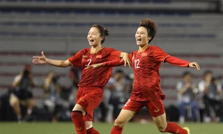 VIDEO: Mục kích Hải Yến lao vào đánh đầu cực mạnh tung lưới Thái Lan