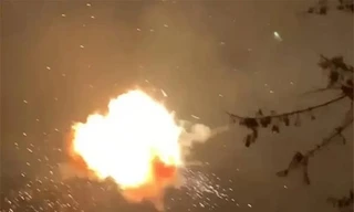 Ukraine dồn dập tấn công bằng máy bay không người lái, nhiều tiếng nổ lớn vang lên ở Nga