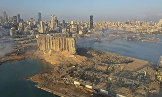 Bên trong hiện trường vụ nổ cảng Beirut khiến 4.100 người thương vong