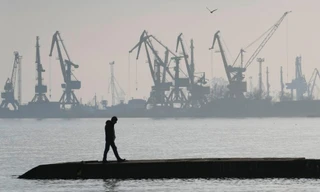 Ukraine: Nổ lớn trên biển gây chết người ở Mariupol, nghi do thủy lôi