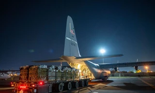 'Ngựa thồ' C-130 Mỹ thả 38.000 suất ăn xuống Dải Gaza