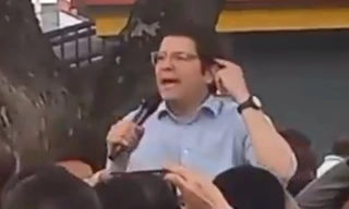 Khoảnh khắc ứng viên tổng thống Colombia bị bắn vào đầu