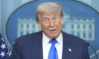 Không hài lòng với Nga, Tổng thống Mỹ Trump đồng ý gửi thêm vũ khí tới Ukraine