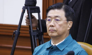 Tổng thống Hàn Quốc ra lệnh bắt giữ một số nghị sĩ sau khi tuyên bố thiết quân luật?