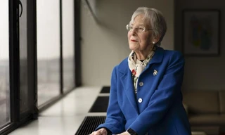 Mỹ: Cựu giảng viên tặng trường y 1,3 tỷ đô la để miễn học phí cho sinh viên