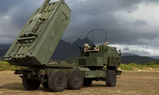 Mỹ đưa hai hệ thống pháo phản lực HIMARS đến nước láng giềng của Nga