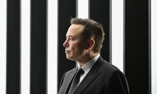 Tỷ phú Elon Musk mất danh hiệu người giàu nhất thế giới
