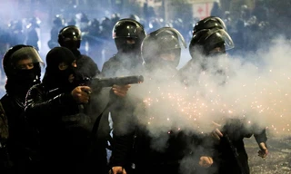 Georgia: Biểu tình đêm thứ tư liên tiếp, lãnh đạo phe đối lập bị bắt giữ