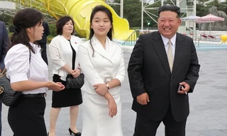 Phu nhân Chủ tịch Triều Tiên lần đầu xuất hiện công khai sau một năm rưỡi vắng bóng