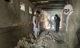 Nhà thờ Fatimiya tan hoang sau vụ đánh bom. Ảnh: AP