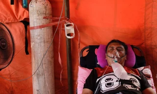 Các bệnh viện ở Indonesia hiện đang trong tình trạng quá tải. Ảnh: CGTN