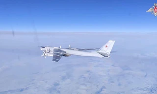 Quân đội Mỹ, Canada chặn máy bay quân sự Nga, Trung Quốc