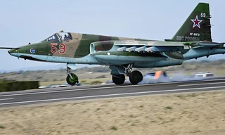 Cường kích Su-25 Nga trúng 2 tên lửa khi đang làm nhiệm vụ ở Ukraine