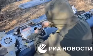 Kỹ thuật viên Nga 'mổ xẻ' tên lửa Anh viện trợ cho Ukraine