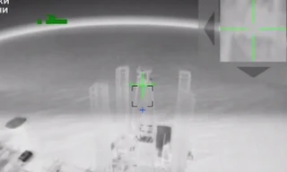 Máy bay, xuồng không người lái của Ukraine phối hợp tấn công giàn khoan Nga trên Biển Đen