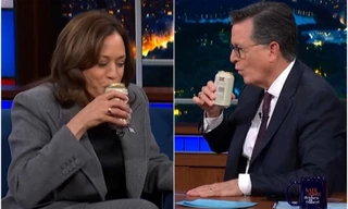 Phó Tổng thống Mỹ Kamala Harris uống bia trên sóng truyền hình