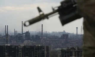 Tìm thấy một số binh sĩ hoảng loạn, có vấn đề về tâm lý trốn trong nhà máy Azovstal