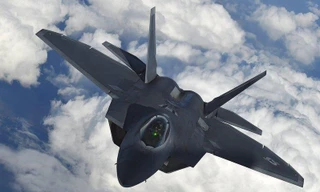 Tiêm kích F-22 Mỹ bắn rơi vật thể bay trên không phận Canada